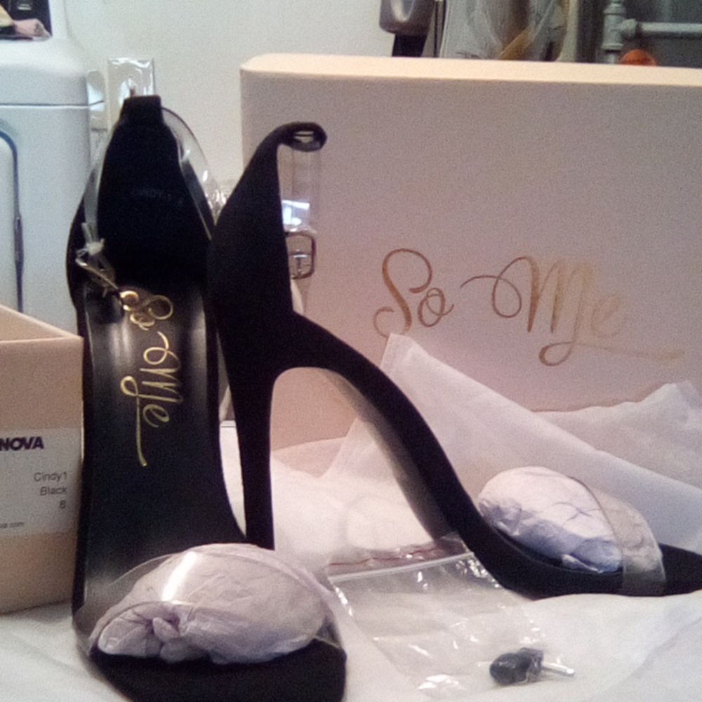 "She's a Winner" Heel with clear strap